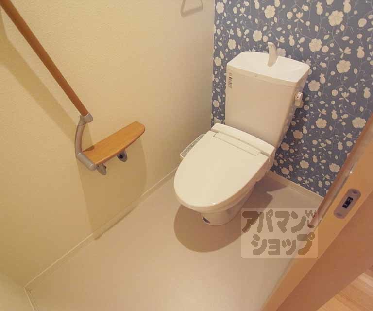 トイレ　ウォシュレット付き！