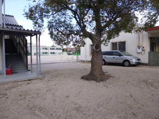 小学校　広島市立青崎小学校（小学校）まで983m