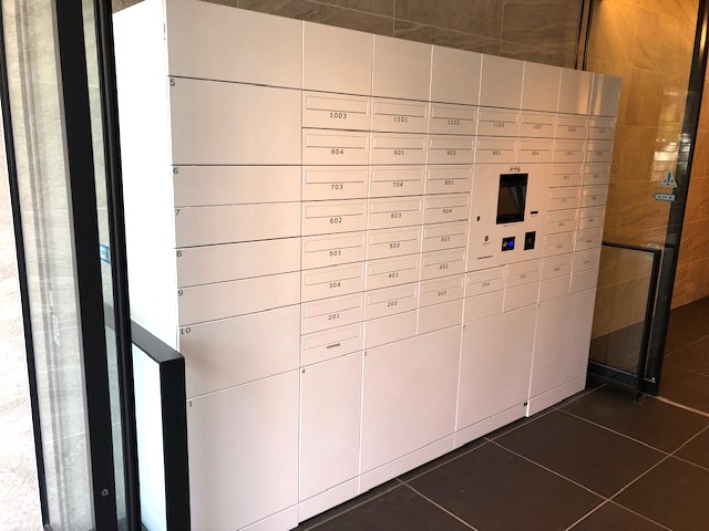 ロビー　宅配ＢＯＸ