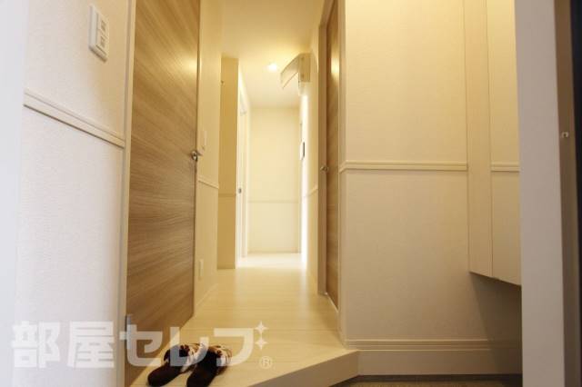 玄関　※１０２号室の写真です。