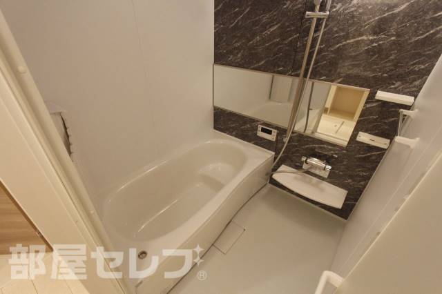 バス・シャワールーム　※１０２号室の写真です。