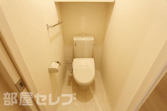 トイレ　※１０２号室の写真です。