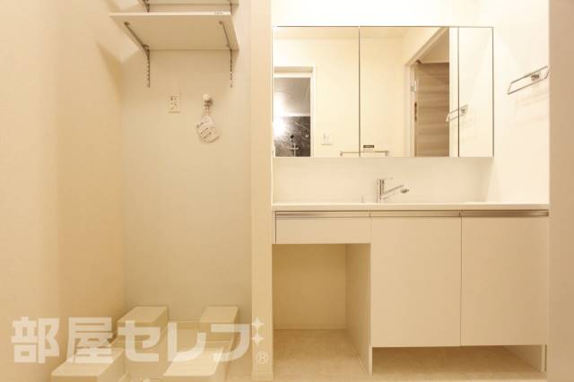 洗面設備　※１０２号室の写真です。