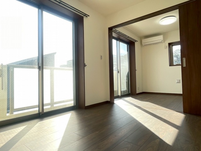 居室・リビング　ワイドなリビング　間仕切り開放時11.2帖