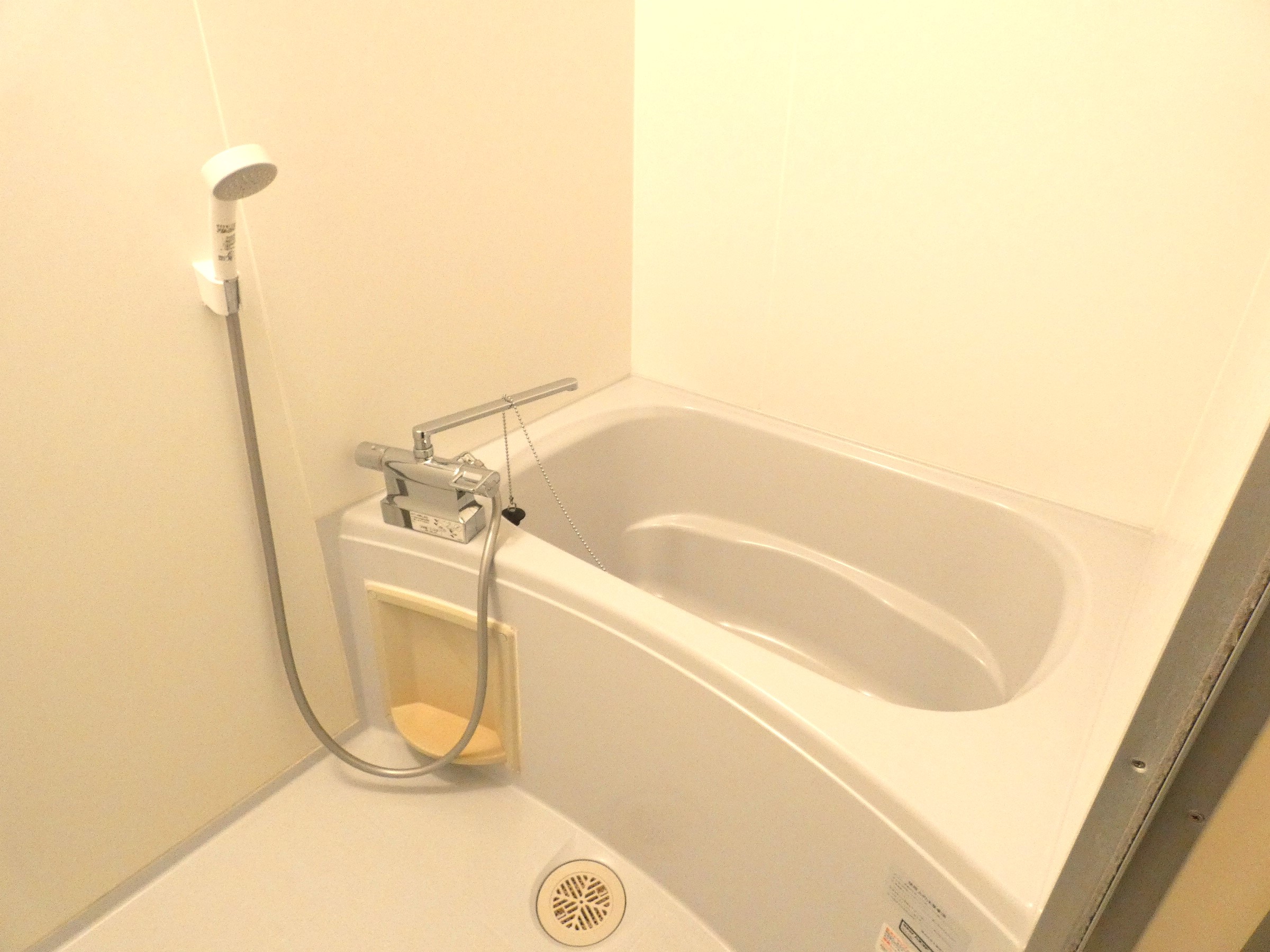 バス・シャワールーム　浴槽もゆったり浸かれます☆