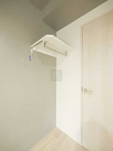 バルコニー　ドムス・スタイル目黒・不動前のハンガーポール