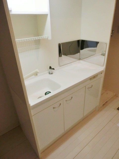 キッチン　２口ガスコンロ設置可。