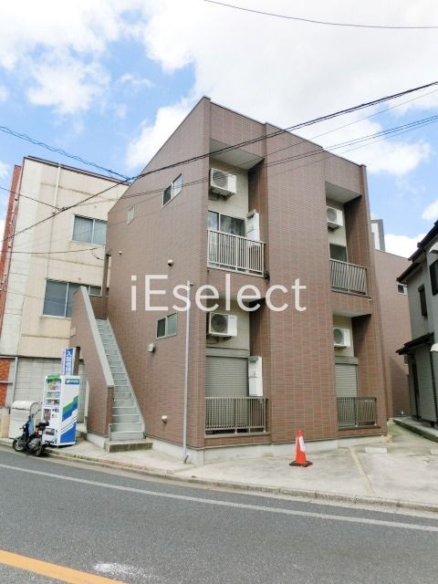 建物外観　広々ロフト付きのアパート。