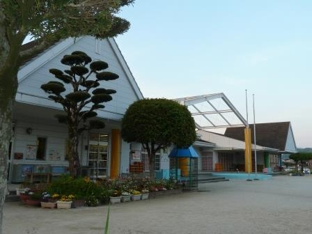 幼稚園・保育園　那珂川市立岩戸幼稚園（幼稚園・保育園）まで987m