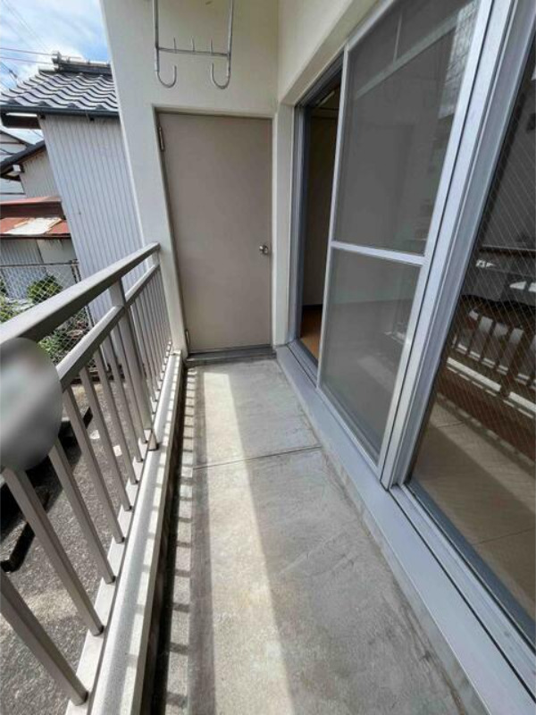 バルコニー　外からの目が気にならないバルコニーで洗濯物が干せます