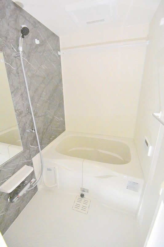 バス・シャワールーム　お問合せはシティホーム海田センター　082-821-2227