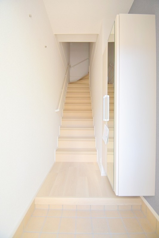 玄関　お問合せはシティホーム海田センター　082-821-2227