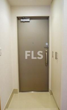 玄関　三面鏡付独立洗面台