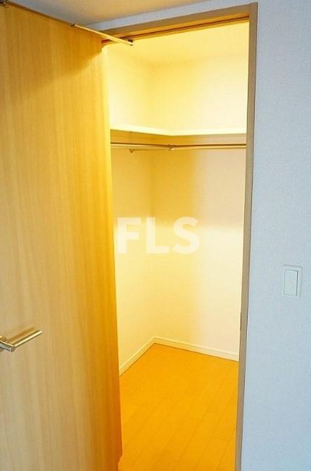 収納　ウオークインクローゼット