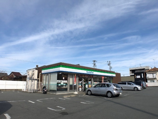 コンビニ　ファミリーマート津結城神社前店（コンビニ）まで522m
