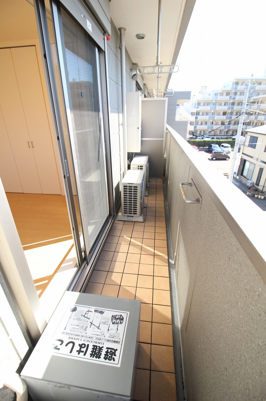 バルコニー　同物件別のお部屋の写真です。