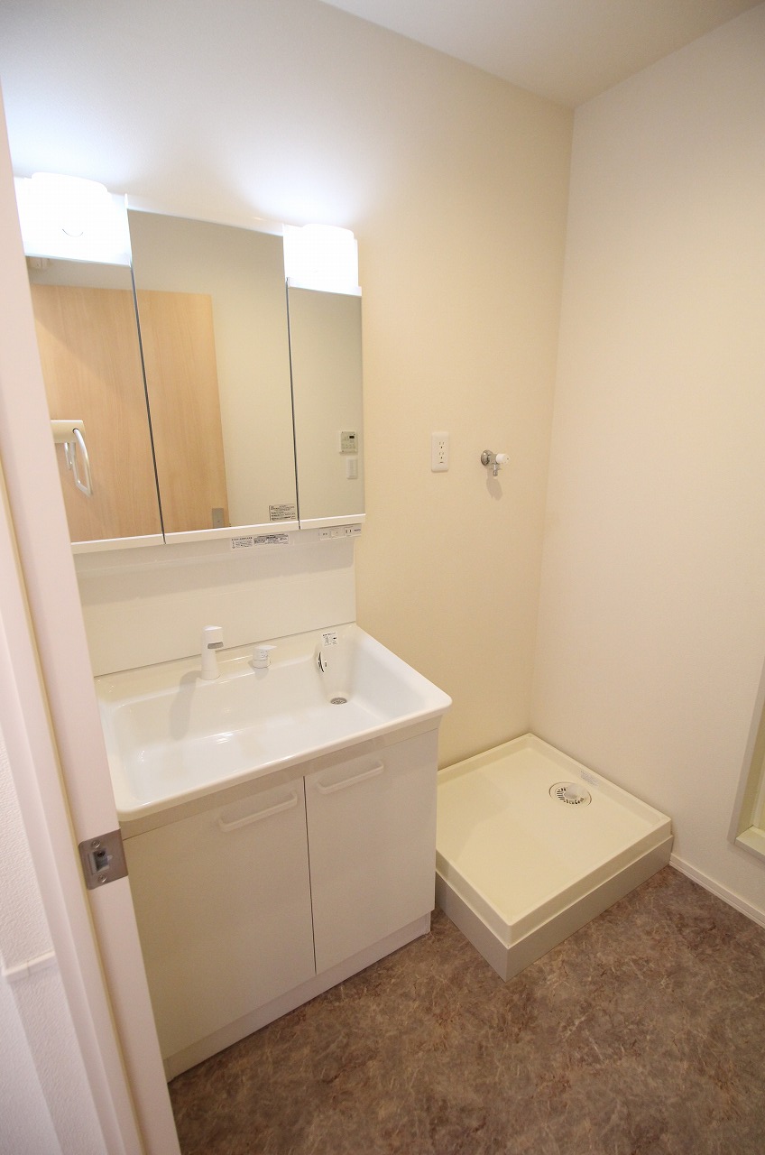 洗面設備　同物件別のお部屋の写真です。