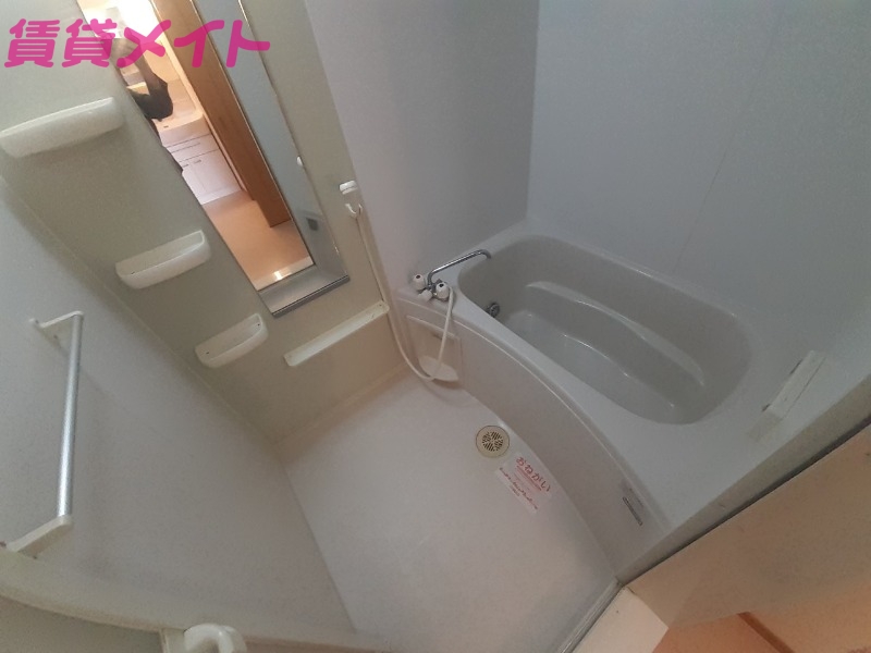 バス・シャワールーム　同型反転タイプ参考写真