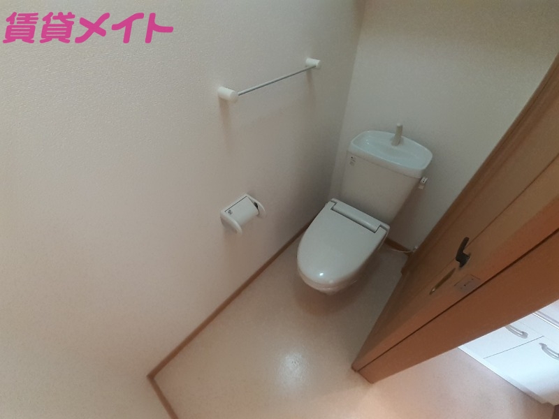 トイレ　同型反転タイプ参考写真