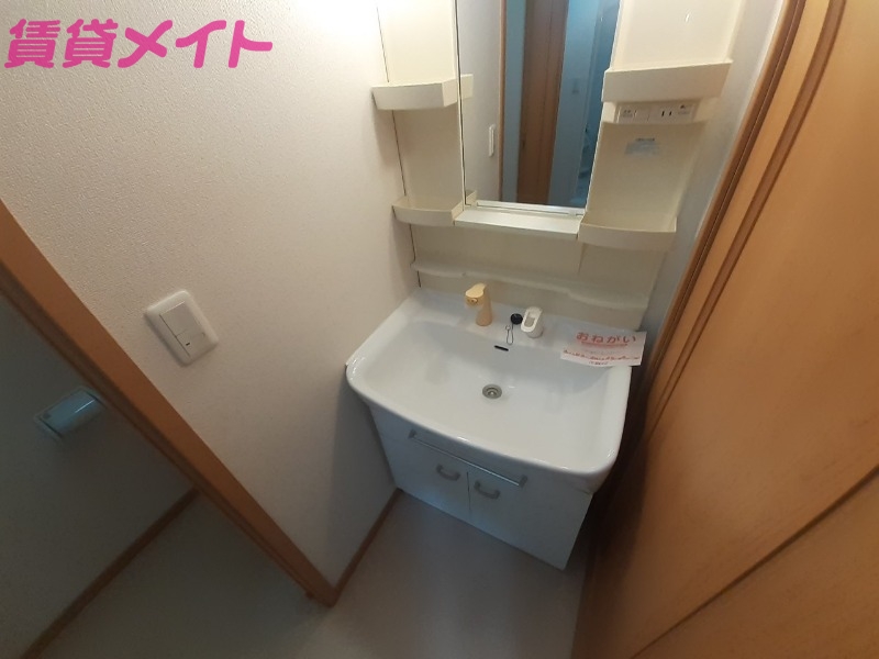 洗面設備　同型反転タイプ参考写真