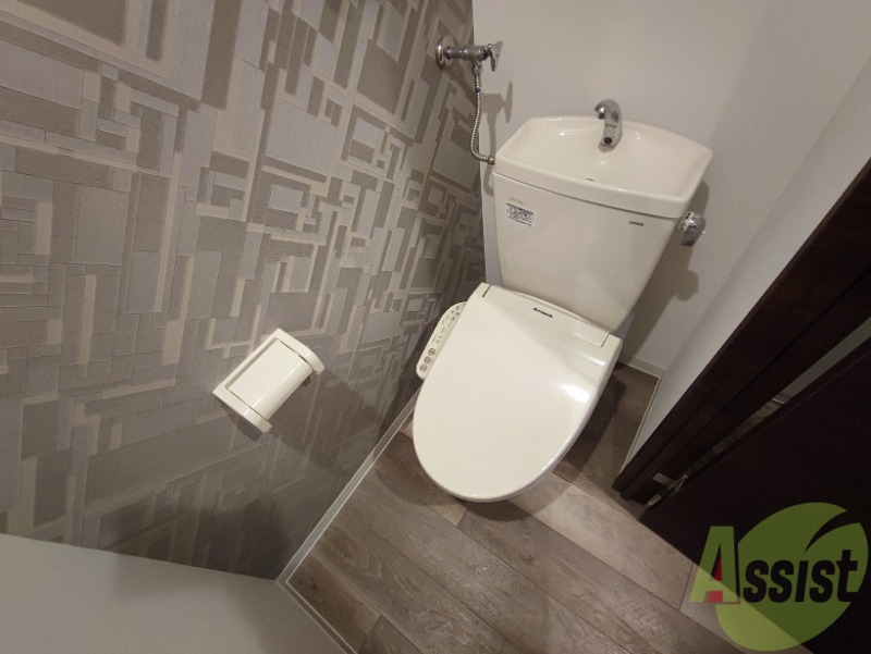 トイレ　ウォシュレット機能がついたトイレ。安心して使用できますね。