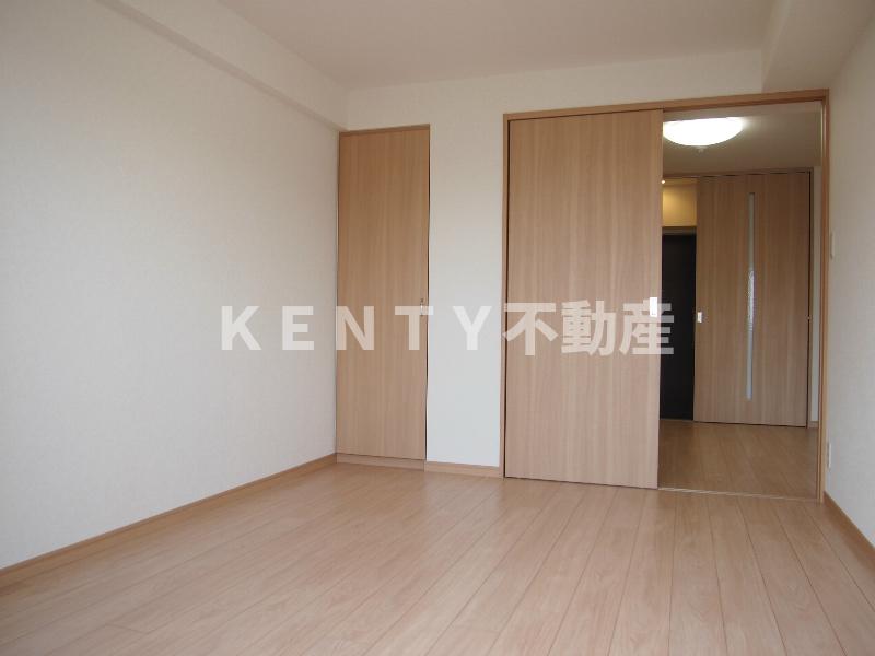 その他部屋・スペース　広くて明るい寝室