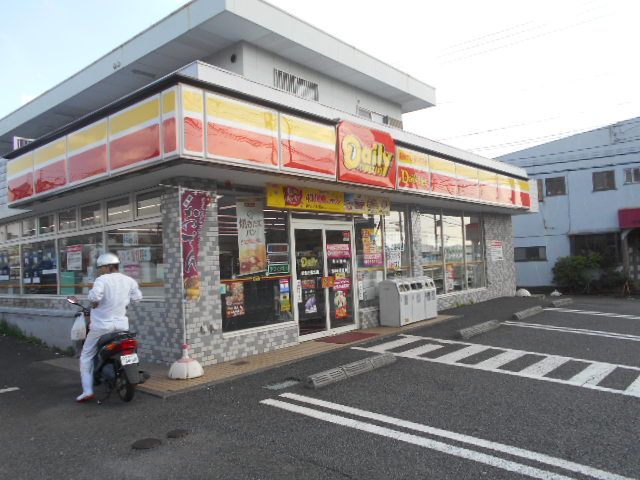 コンビニ　デイリーヤマザキ綾瀬寺尾北店（コンビニ）まで657m