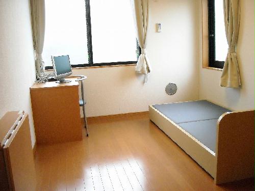 居室・リビング　1Ｆはフローリングとなります。