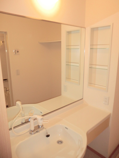 洗面設備　大型ミラーのドレッサー♪