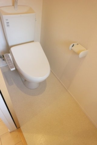 トイレ　温水洗浄便座 ※同物件別号室