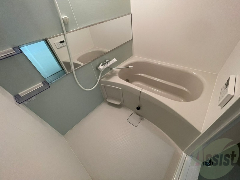 バス・シャワールーム　お風呂になります。一日の疲れを癒してくださいね。