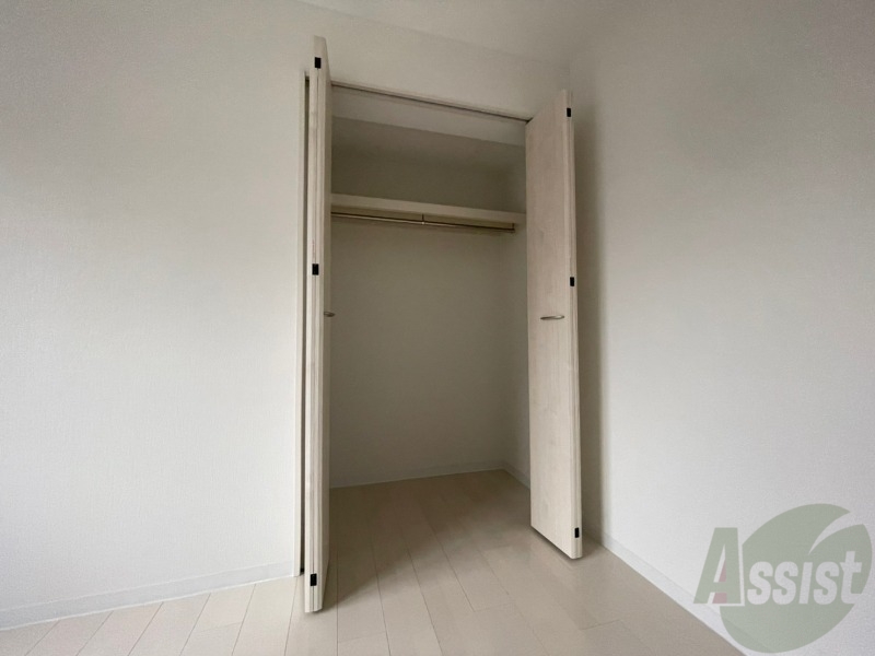 収納　寝室の収納です。部屋がすっきり片付きます。