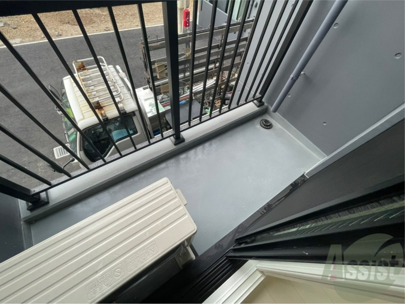 バルコニー　バルコニーです。洗濯物を干すもよし、一息つくもよしですね。