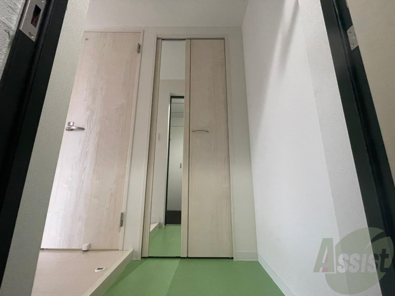 玄関　玄関の様子です。明るい印象ですね。気分もあがりそう。