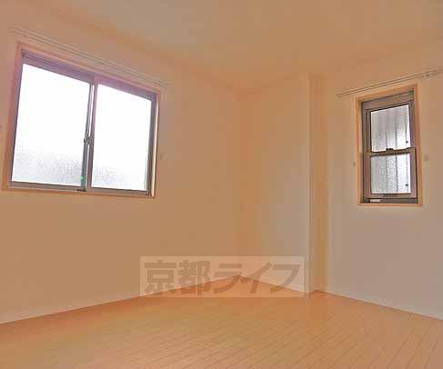 居室・リビング　同系参考画像です。