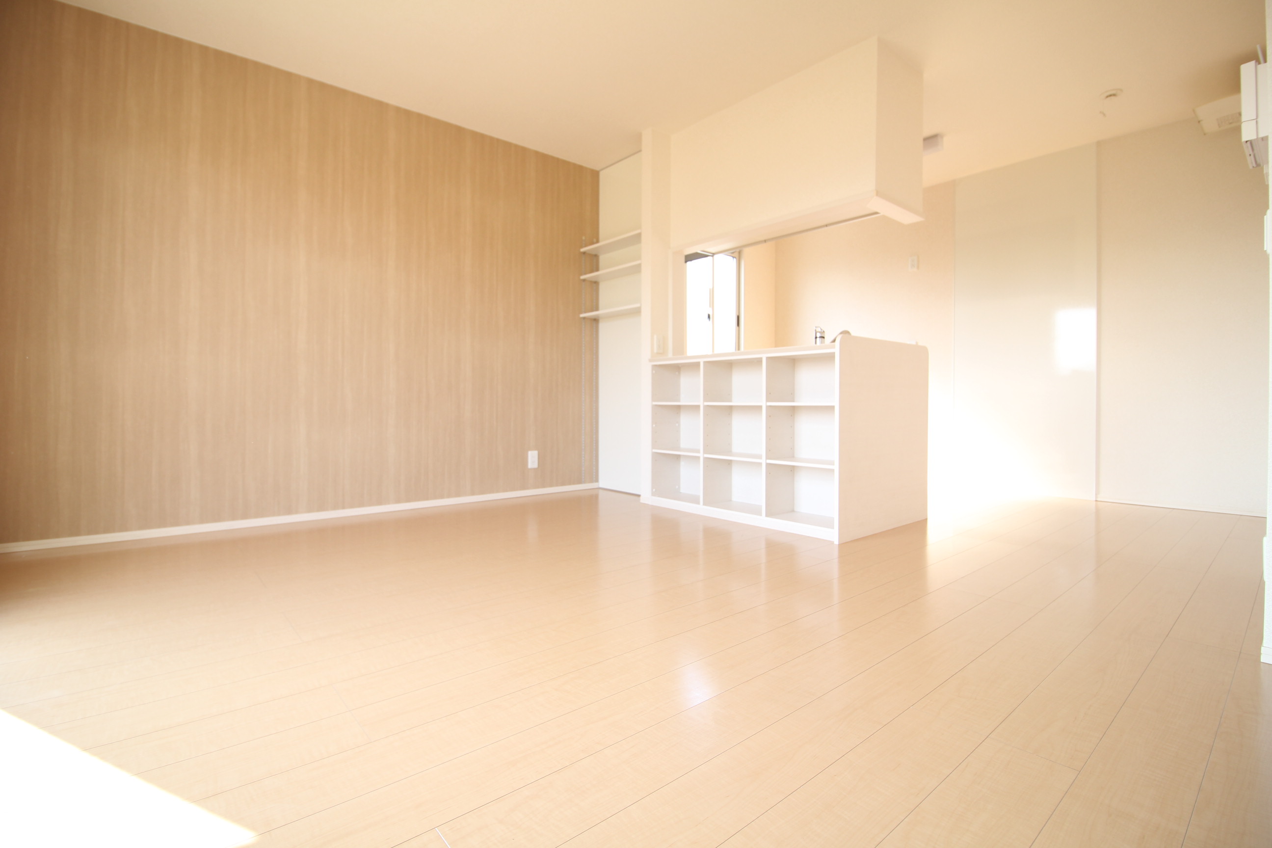 居室・リビング　13.5帖の広々したリビング♪