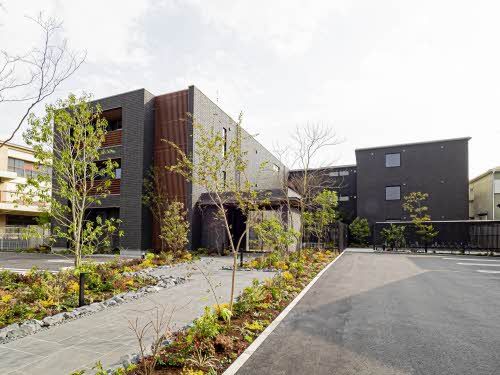 建物外観　積水ハウス施工の賃貸住宅「シャーメゾン」