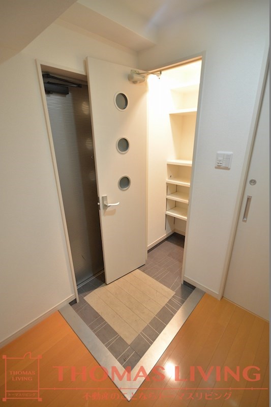 玄関　収納たっぷりシューズボックス