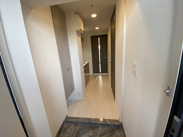 玄関　※別部屋参考写真