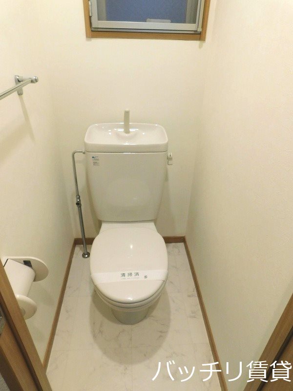 トイレ　＊画像は別部屋の為イメージ、現状を優先致します