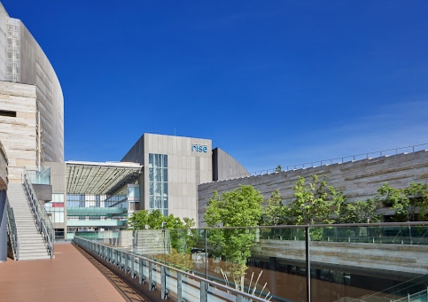 ショッピングセンター　二子玉川ライズ・ショッピングセンター・テラスマーケット（ショッピングセンター）まで1100m