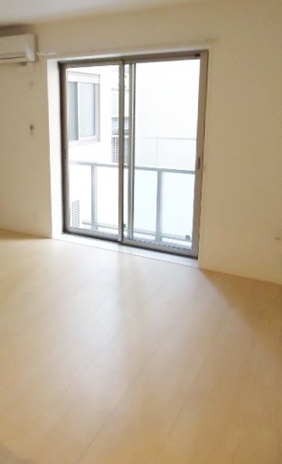 居室・リビング　使いやすい形の為、レイアウトを楽しめます♪