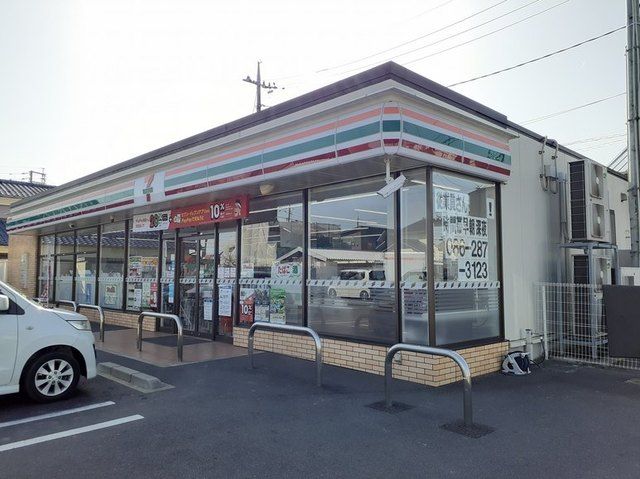 コンビニ　セブン-イレブン岡山小山店（コンビニ）まで1100m
