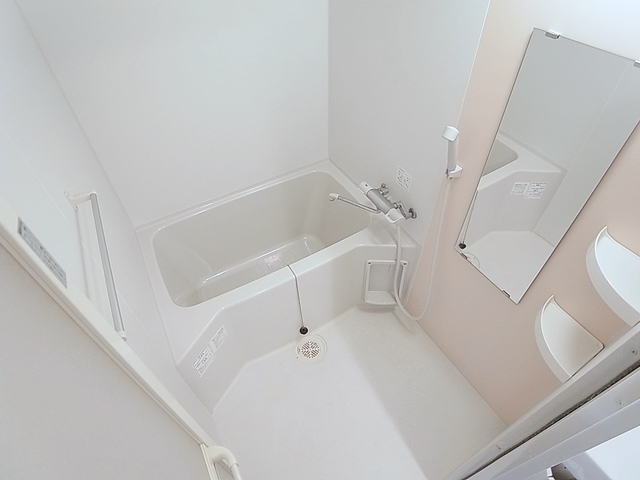 バス・シャワールーム　このお家賃で嬉しい３点セパレートです