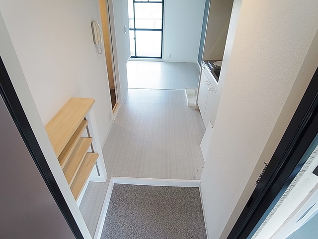 玄関　玄関にはシューズボックス完備