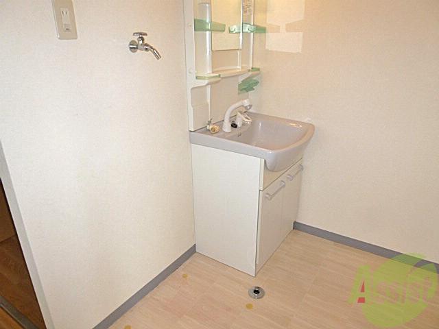 洗面設備　嬉しいシャンプードレッサーです。身支度快適～♪