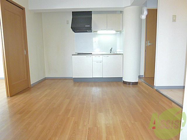 その他設備　ダイニングテーブルをおいても十分の広さが残ります。設え楽しみ