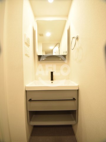 洗面設備　セレニテ桜川駅前プリエ　独立洗面台