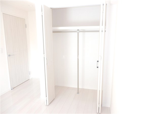 収納　高さ・奥行きがあって沢山収納できるクローゼット