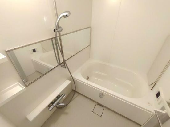 バス・シャワールーム　写真は同タイプ住居です。